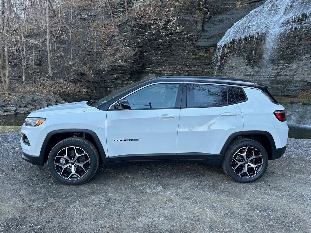 new 2025 Jeep Compass car, priced at $33,526