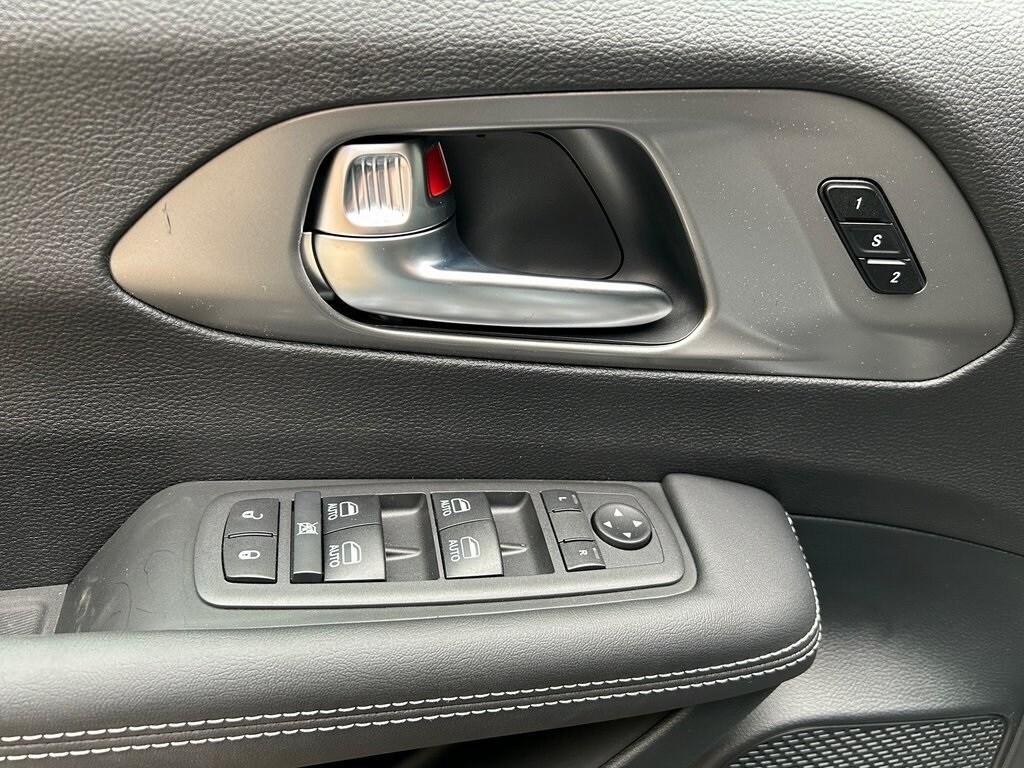 new 2025 Chrysler Pacifica car, priced at $47,935