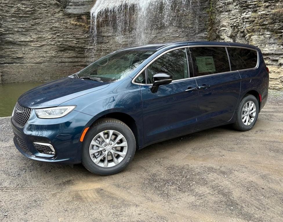 new 2025 Chrysler Pacifica car, priced at $47,935
