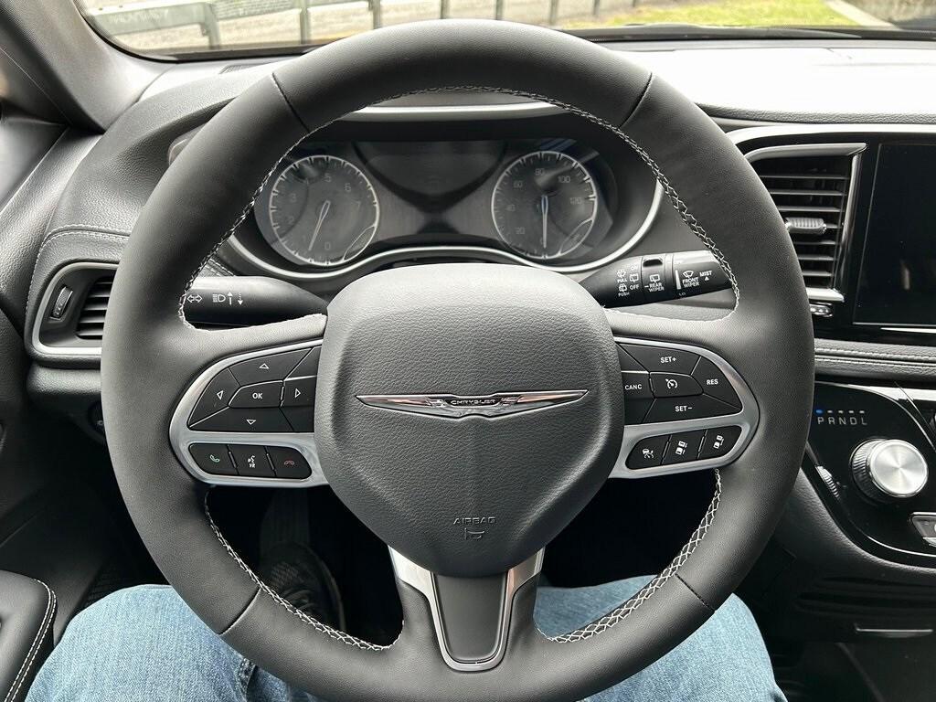 new 2025 Chrysler Pacifica car, priced at $47,935