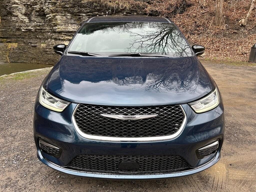 new 2025 Chrysler Pacifica car, priced at $47,935