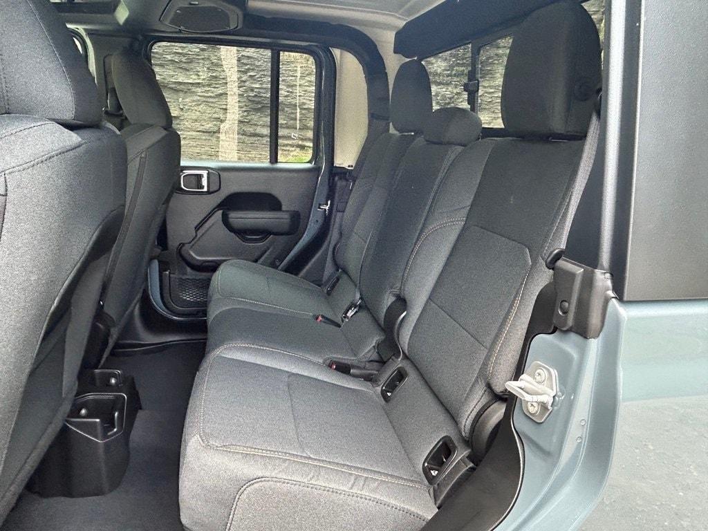 new 2025 Jeep Gladiator car, priced at $50,337