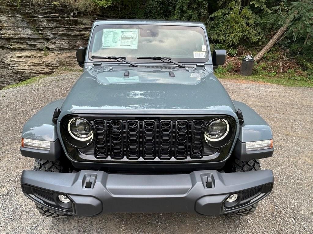 new 2025 Jeep Gladiator car, priced at $50,337