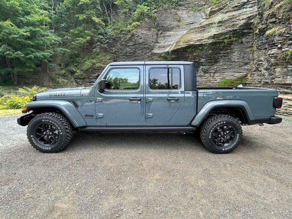 new 2025 Jeep Gladiator car, priced at $50,337