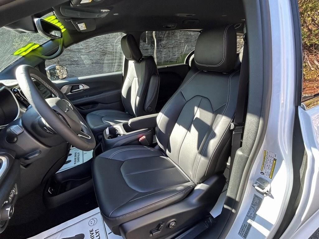 new 2026 Chrysler Pacifica car, priced at $47,626