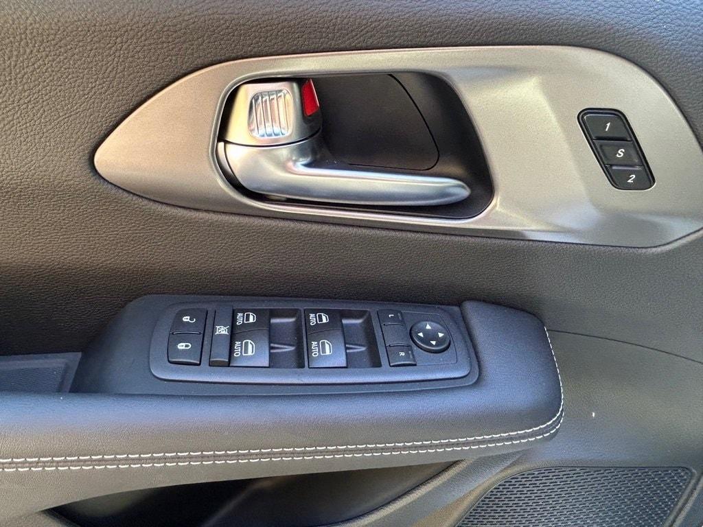 new 2026 Chrysler Pacifica car, priced at $47,626