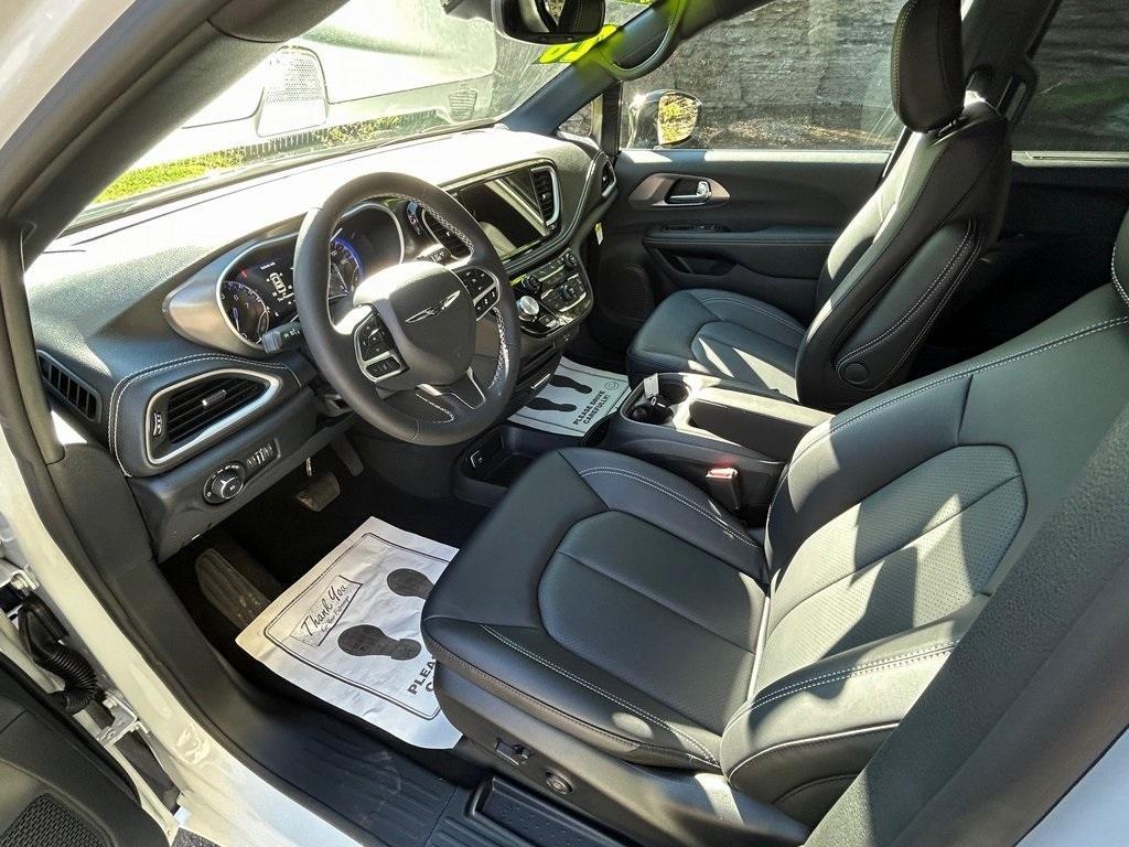 new 2026 Chrysler Pacifica car, priced at $47,626