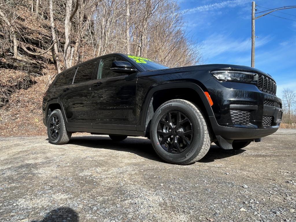 new 2025 Jeep Grand Cherokee L car, priced at $40,092