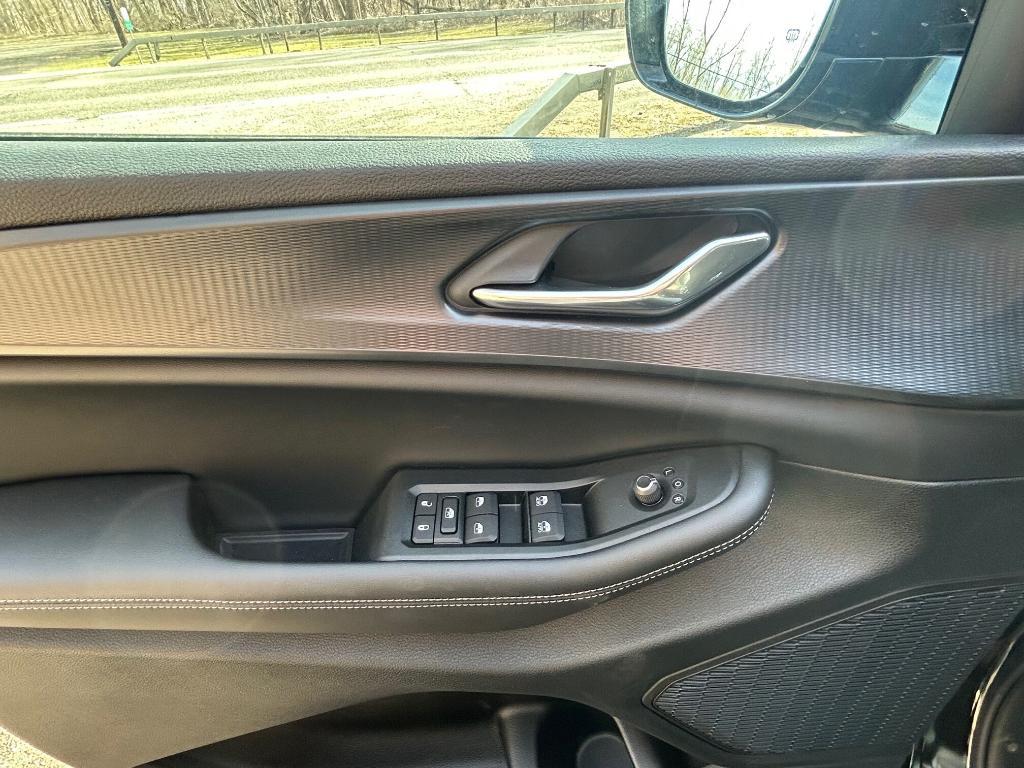 new 2025 Jeep Grand Cherokee L car, priced at $40,092