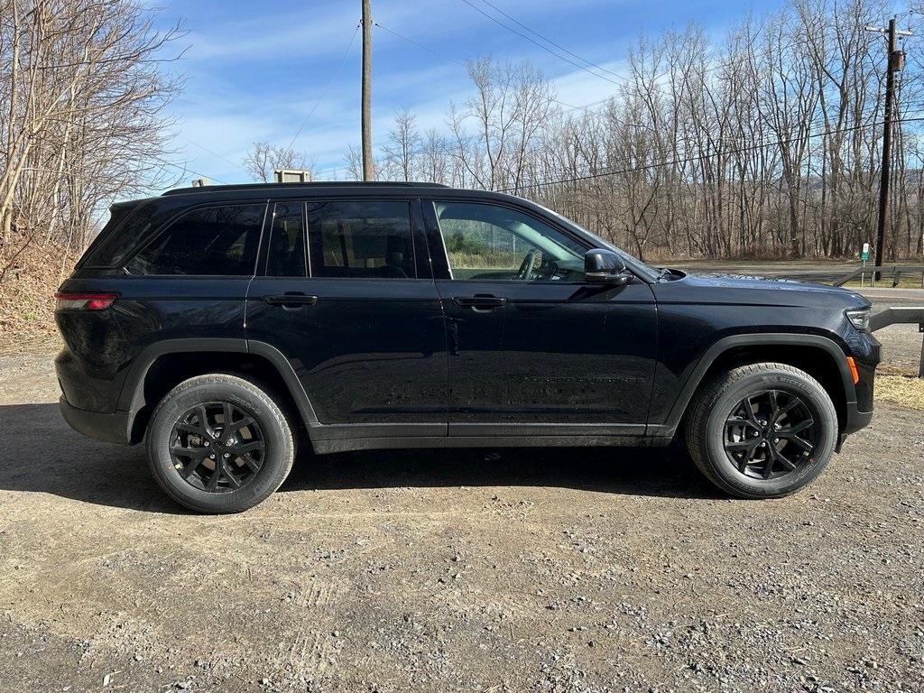 new 2025 Jeep Grand Cherokee car, priced at $46,282