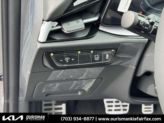 new 2025 Kia Niro car, priced at $32,294