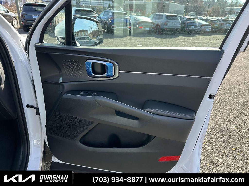 new 2025 Kia Sorento car, priced at $39,513