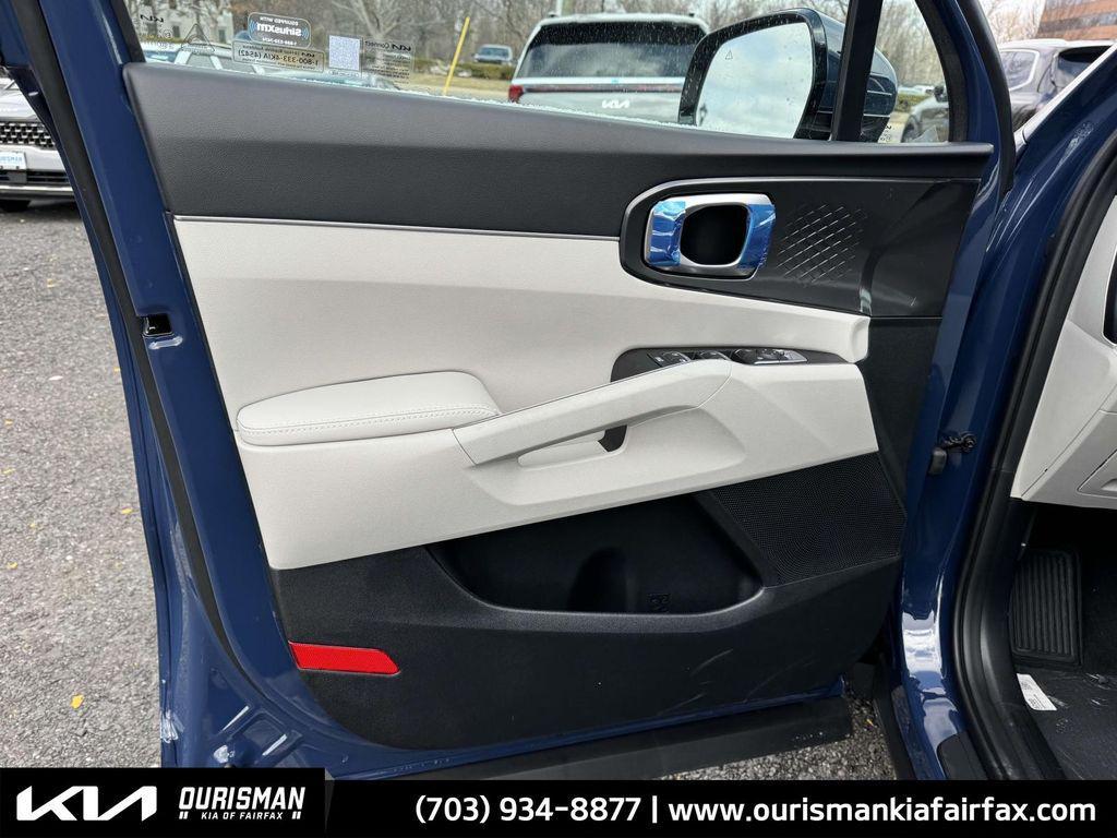 new 2025 Kia Sorento car, priced at $36,970