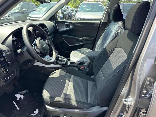 new 2025 Kia Soul car, priced at $25,306