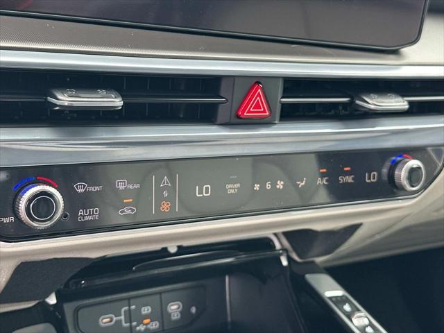 new 2025 Kia Sorento Plug-In Hybrid car, priced at $52,570