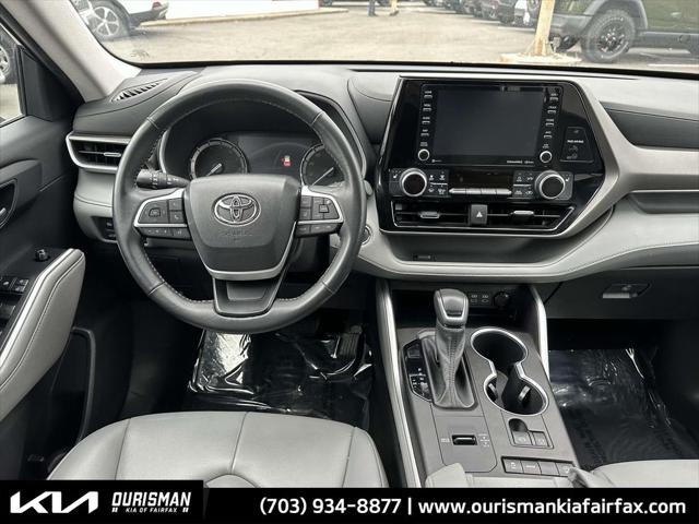 used 2022 Toyota Highlander car, priced at $31,700