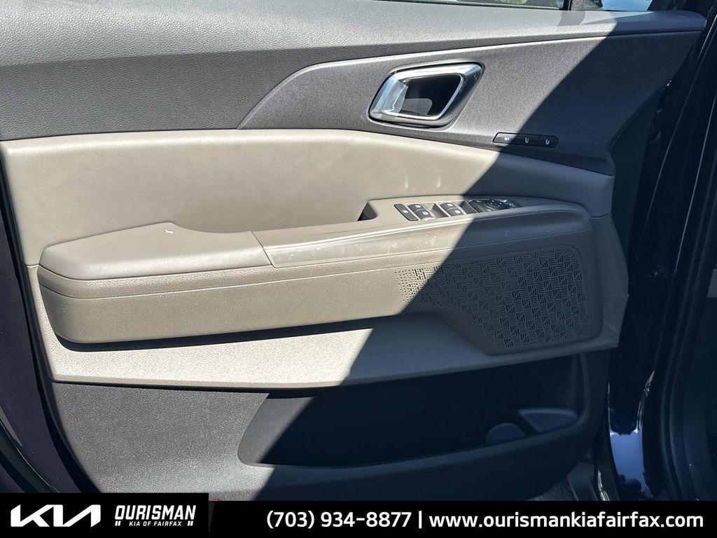 new 2026 Kia Carnival Hybrid car, priced at $43,395