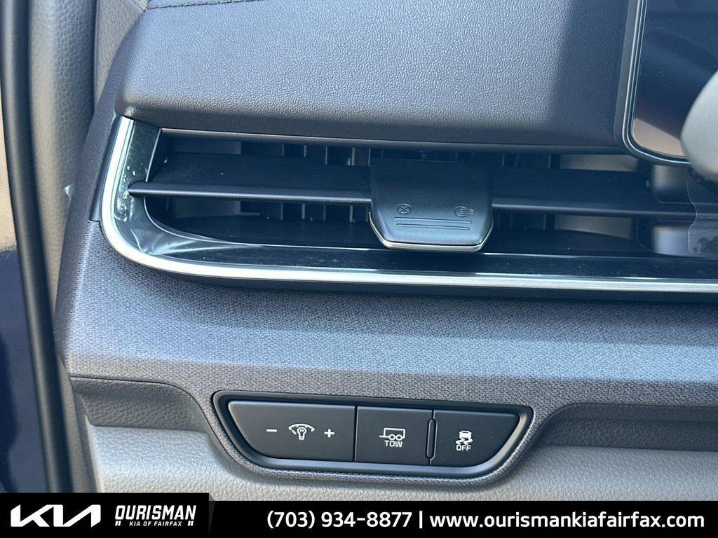 new 2026 Kia Carnival Hybrid car, priced at $43,395