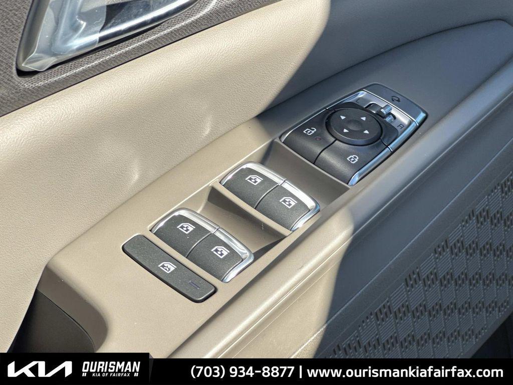 new 2026 Kia Carnival Hybrid car, priced at $43,395