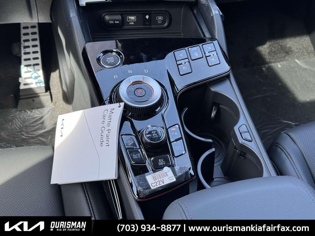 new 2025 Kia Sportage car, priced at $43,092