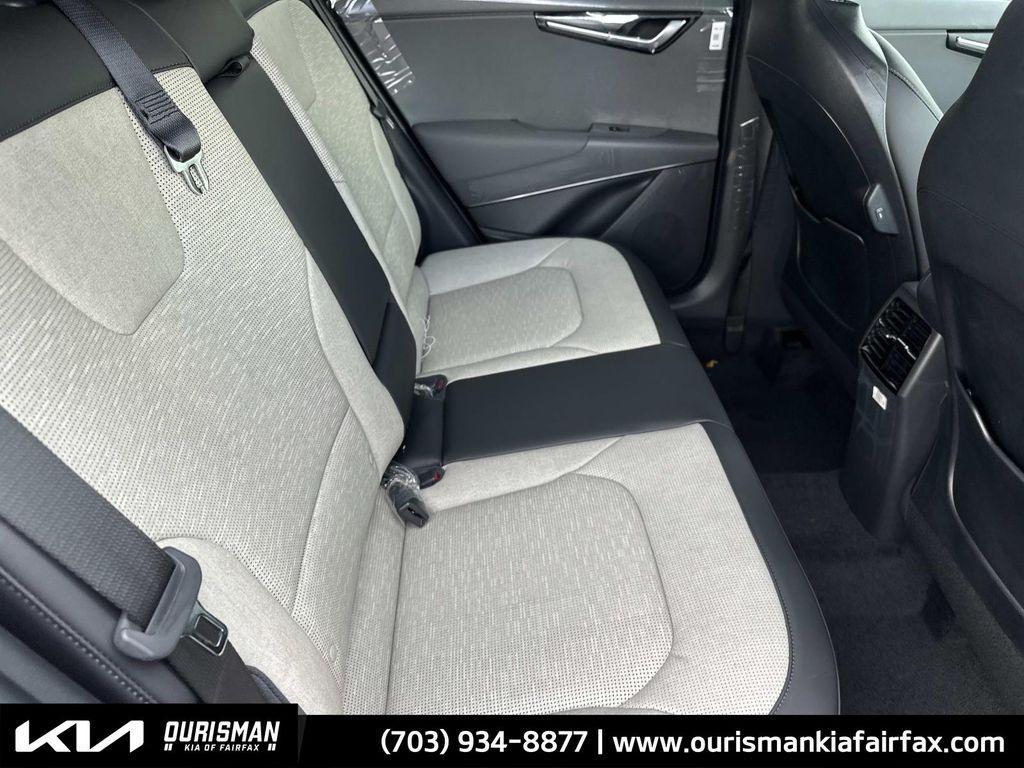 new 2025 Kia Niro car, priced at $33,061