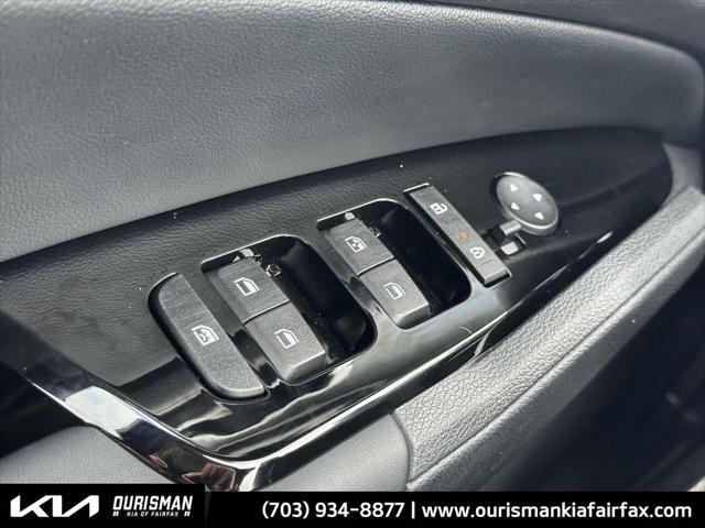 used 2023 Kia Sportage Hybrid car, priced at $26,900