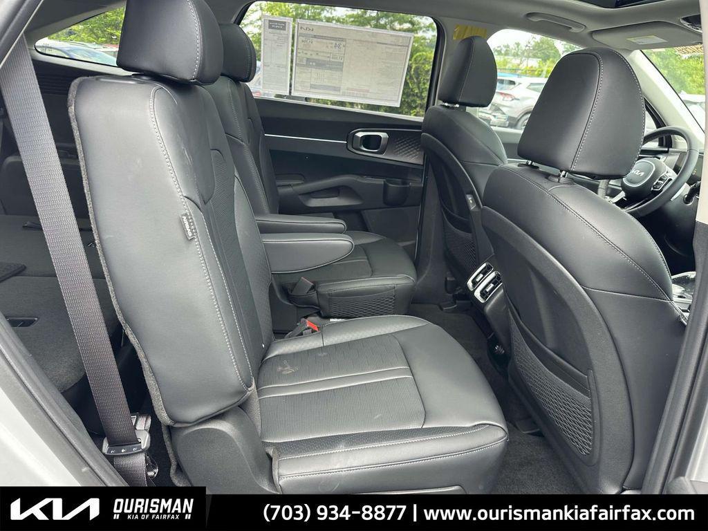 new 2025 Kia Sorento Hybrid car, priced at $39,485