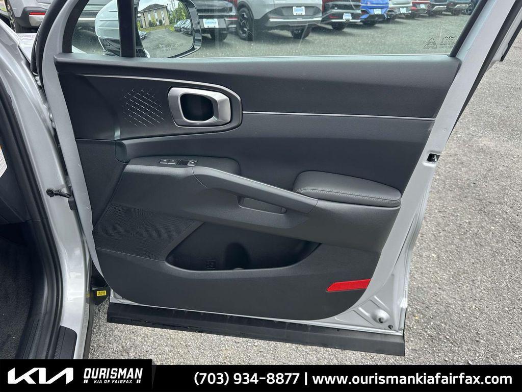 new 2025 Kia Sorento Hybrid car, priced at $39,485
