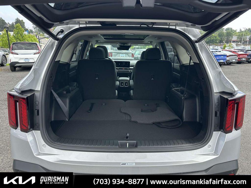 new 2025 Kia Sorento Hybrid car, priced at $39,485