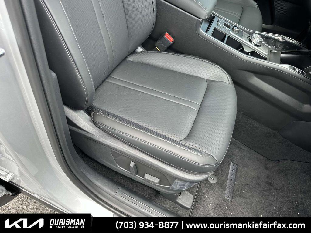 new 2025 Kia Sorento Hybrid car, priced at $39,485
