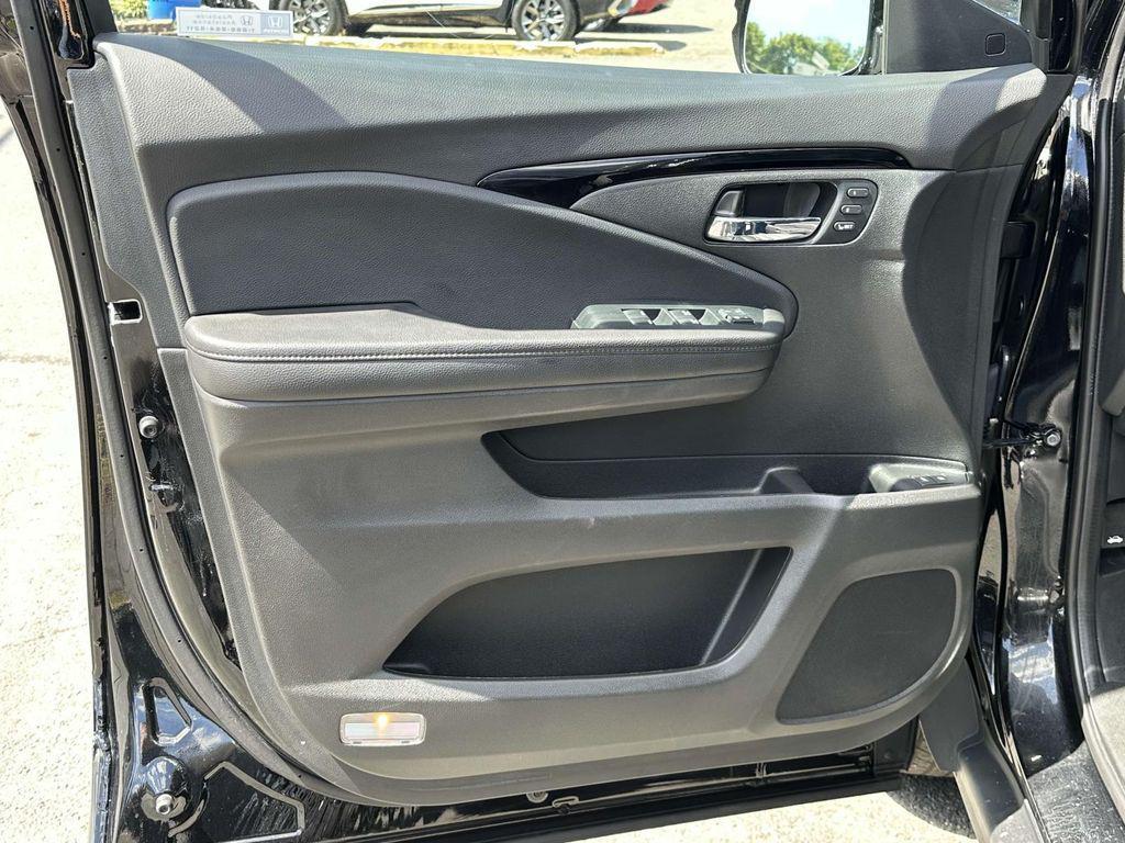 used 2022 Honda Pilot car, priced at $36,700
