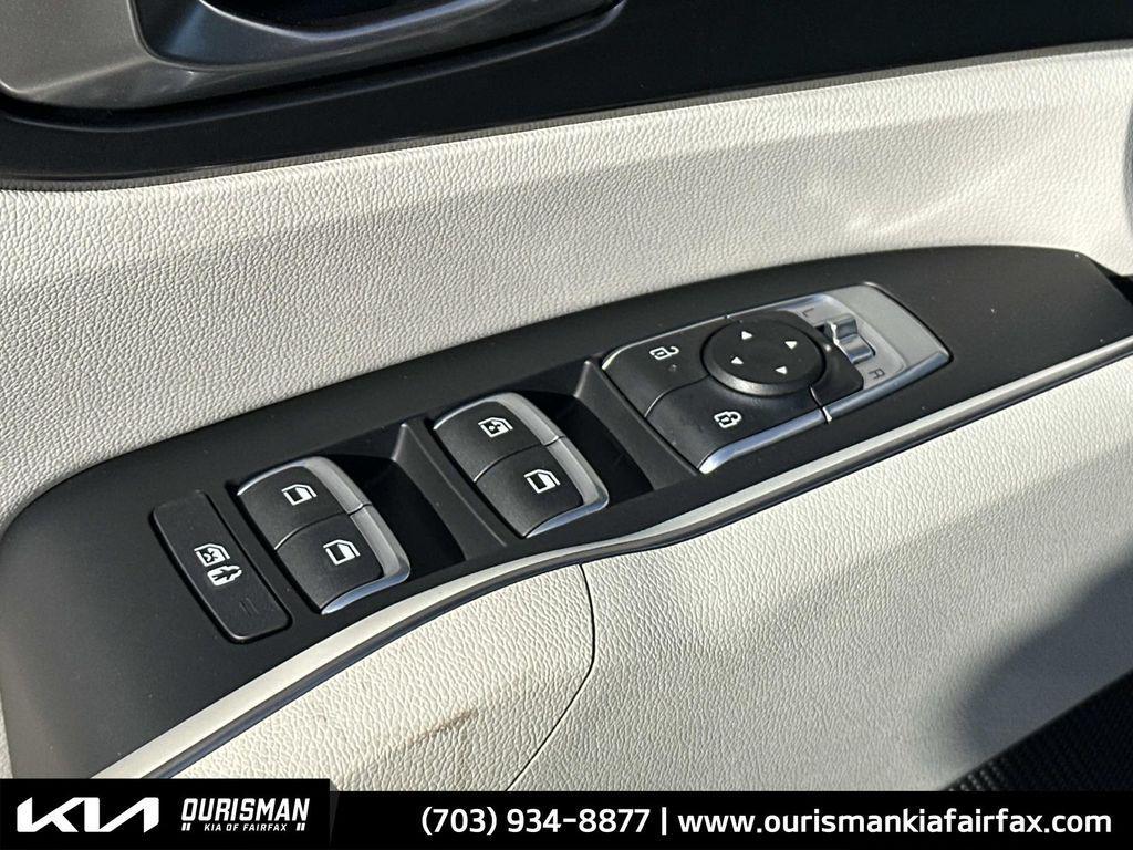 new 2026 Kia Sorento Hybrid car, priced at $42,722