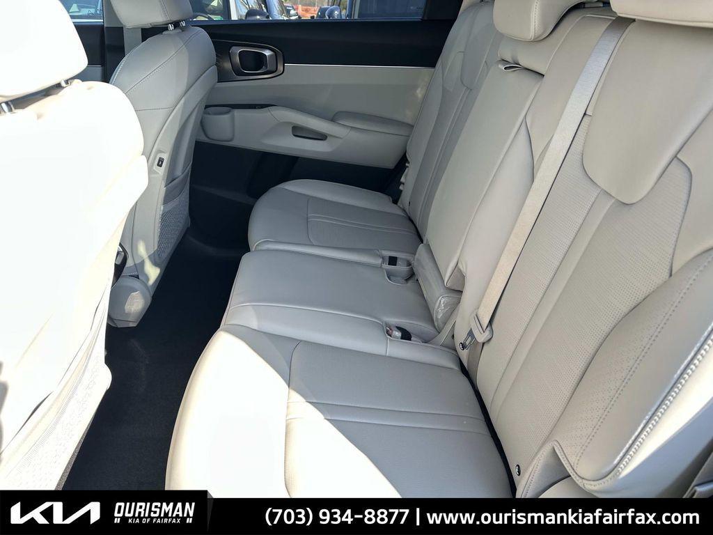 new 2026 Kia Sorento Hybrid car, priced at $42,722