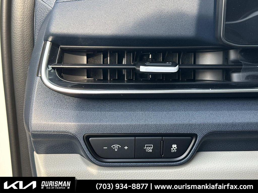 new 2026 Kia Carnival Hybrid car, priced at $43,992