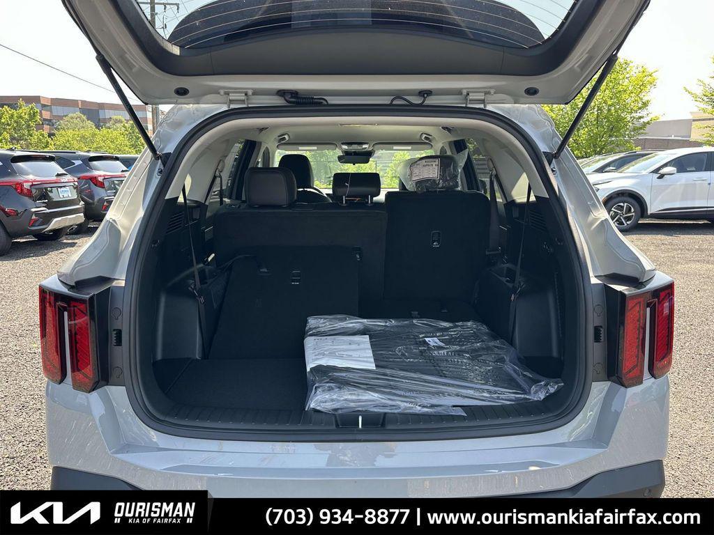 new 2025 Kia Sorento car, priced at $36,712