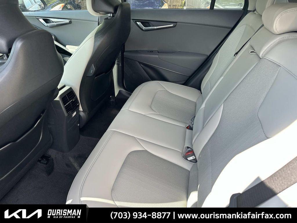 new 2025 Kia Niro car, priced at $29,966