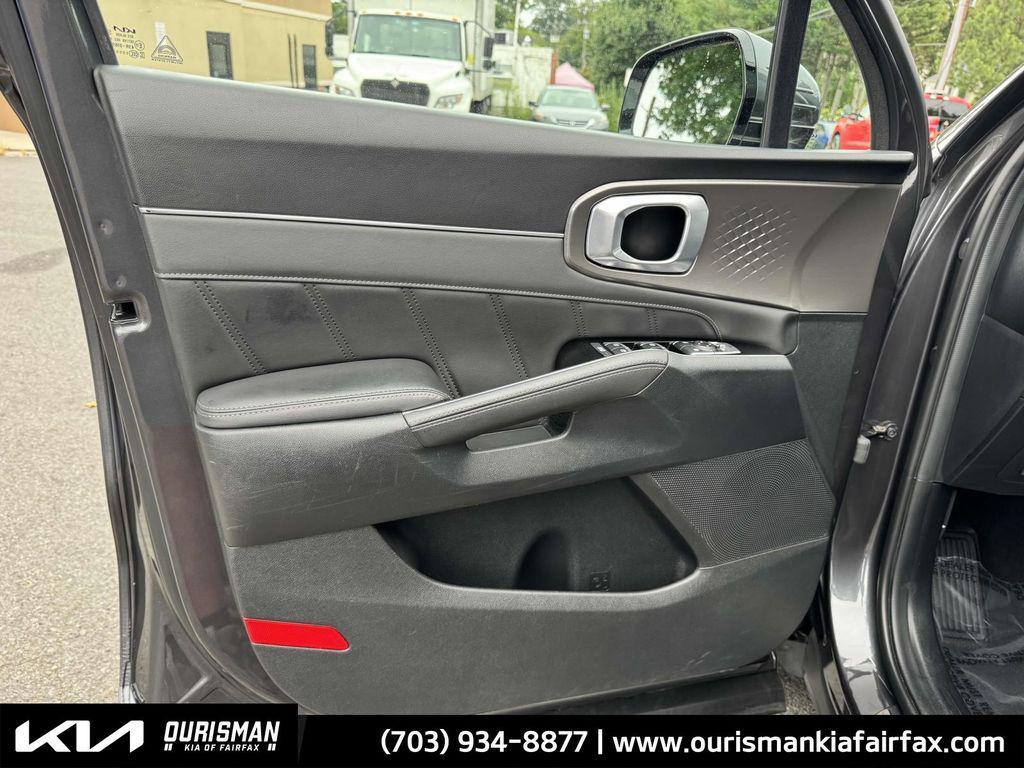 used 2022 Kia Sorento Plug-In Hybrid car, priced at $27,900