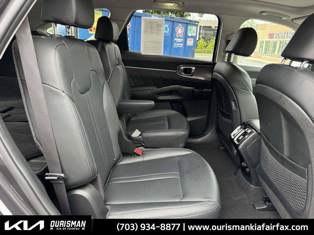 used 2022 Kia Sorento Plug-In Hybrid car, priced at $27,900