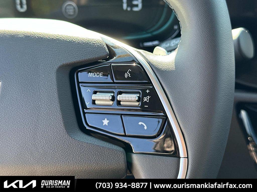 new 2025 Kia Niro car, priced at $28,895