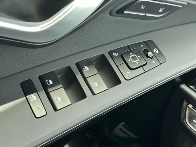 new 2025 Kia Niro car, priced at $36,115