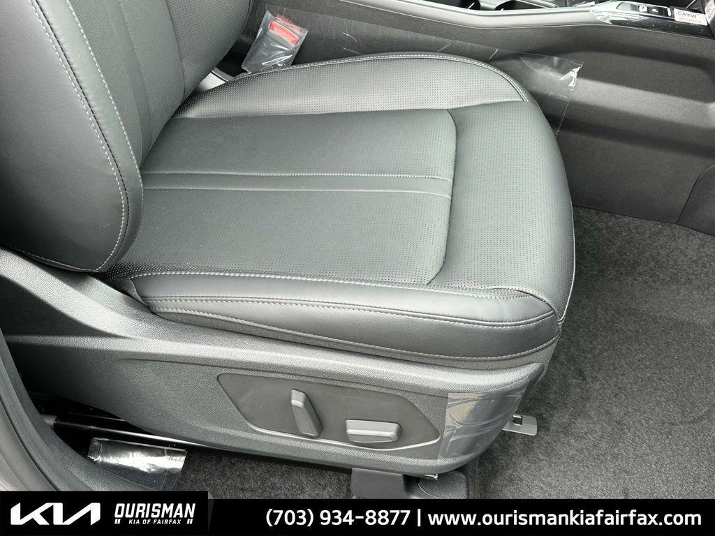 new 2025 Kia Sorento Hybrid car, priced at $39,959