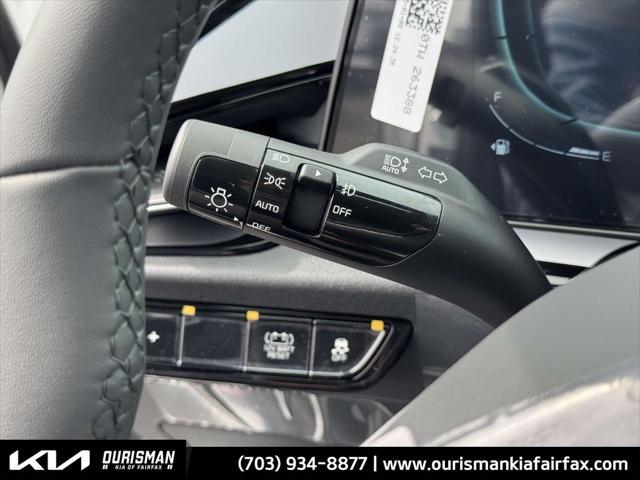 new 2025 Kia Niro car, priced at $33,106