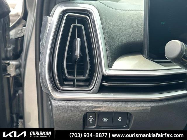 new 2025 Kia Sorento Hybrid car, priced at $40,445