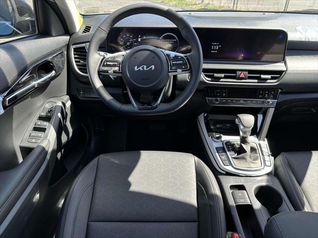 new 2025 Kia Seltos car, priced at $31,915