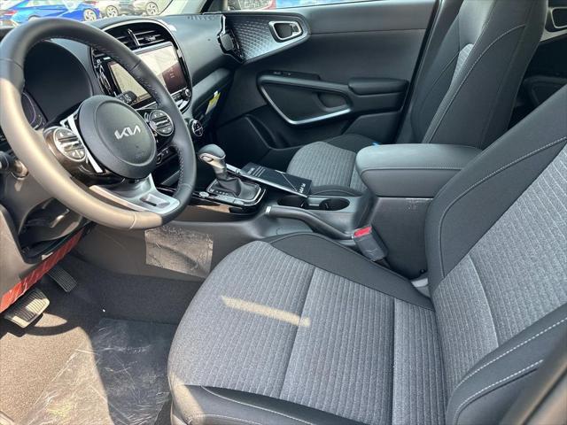 new 2025 Kia Soul car, priced at $25,306