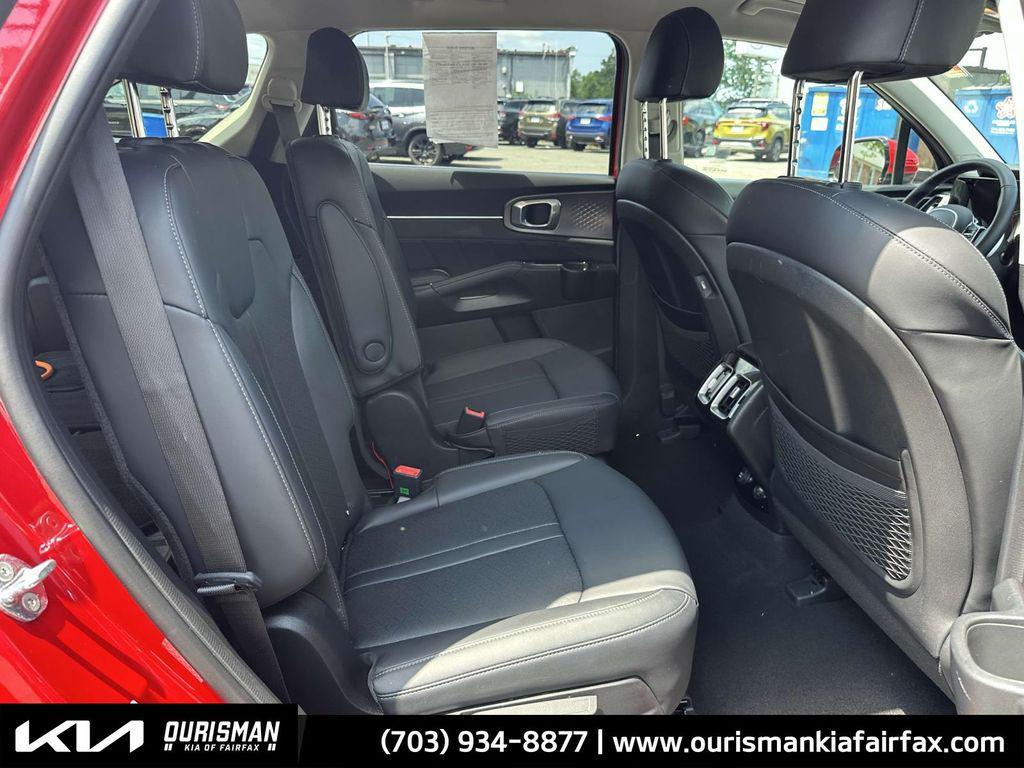 used 2022 Kia Sorento Plug-In Hybrid car, priced at $29,500
