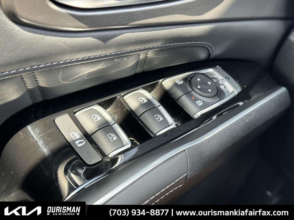 used 2022 Kia Sorento Plug-In Hybrid car, priced at $29,500