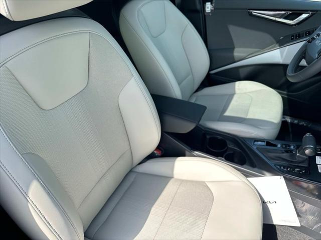 new 2025 Kia Niro car, priced at $32,776