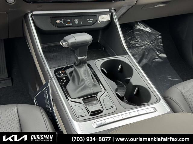 new 2025 Kia Carnival car, priced at $40,992