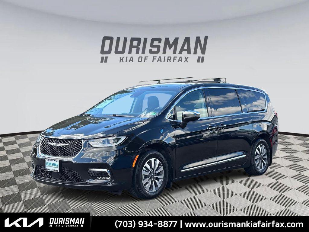 used 2023 Chrysler Pacifica Hybrid car, priced at $33,500